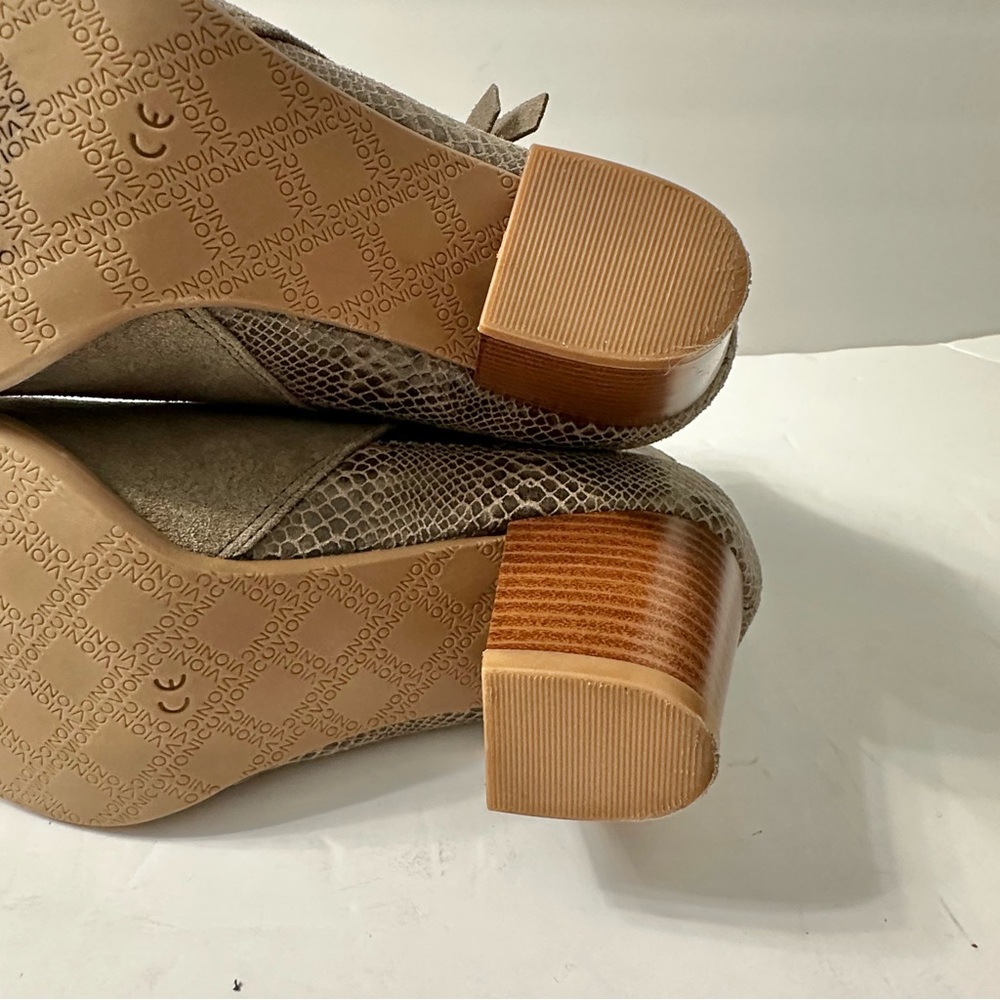 Vionic Orthopedic Snake Print Ankle Booties 7.5 Block Heel Tan Nude Western Boot - Picture 9 of 12